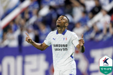 [K리그2 종합리뷰]다시 달린다!→선두와 10점 차 유지 수원, 경남전 3-1 승리...전남은 김포전 0-0 무승부