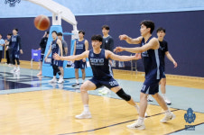 '가족동반? 그냥 방콕할래' 휴양지 전지훈련 소노의 진풍경…손창환감독 "소노의 색깔 만든다", 자유휴식도 반납할 수밖에