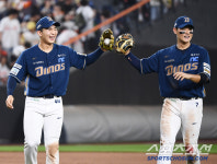 [포토] 승리 기뻐하는 김휘집과 김주원