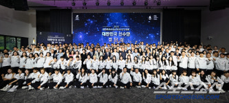 이 명태가 널 지켜줄테니! MZ 아는유승민 회장,U대회 결단식 대학생 선수단에 액막이 명태 행운 선물[오피셜]