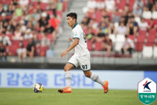 [현장리뷰]부천FC 구단 역사 아쉽게 놓쳤다 바사니 선제골→채프먼 동점골 부천vs김포 1-1 무승부