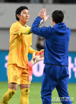 [포토] 손흥민, 김승규 선방쇼에 감탄