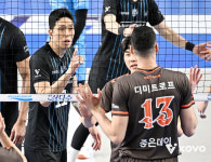 선언된 비디오 판독이 뒤집어졌다! 차지환 인생경기 천안 맹폭…전광인 더비 첫 승자는 OK저축은행, 현대캐피탈 4연승 저지 [천안리뷰]