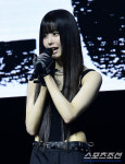 [포토] 키비츠 유나 '설레는 데뷔 첫 무대'