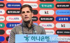 [포토] 기자회견 나선 모레노 감독