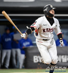 [포토] 202안타 최원준, 시즌 최다안타 타이기록 달성