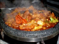 입맛 확 당기는 매콤한 갈비찜