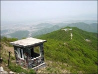 가로막힌 철길을 넘어 고대산에 올라 북녘땅을 보다