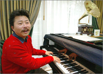 바리톤 김동규,문화와 정치는 밀접, 昌 존경