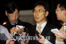 대통령의 왼팔, 안희정씨 오늘 새벽 만기 출소