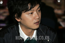 탤런트 김승수, “밥만 함께 먹으면 스캔들”