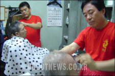 귀신잡는 해병대, 가위손 변신?