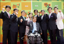 새로워진 일요일 일요일 밤에와 토요일 토요일 밤에