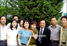 산골학교 선생님, 월급 털어 제자 사랑