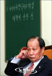 이경재 환경노동위원장, 잘 안풀리네