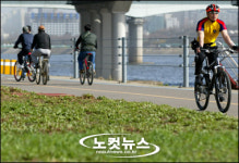 한강시민공원 만족하지만 치안상태 불만