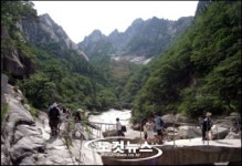 금강산 입·출입 쉬워진다…관광증, ID카드로 대체