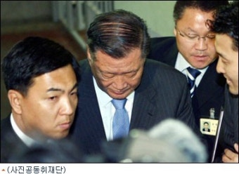 검찰, '鄭 회장 영장' 유출자를 색출하라