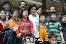 스승의 날 모교찾은 강금실 후보