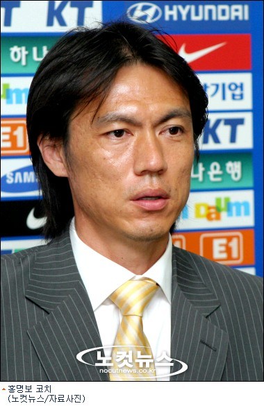 홍명보 감독, 한일전 승리 향해 최선 다하겠다