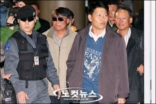 꿈에 그리던 고국 땅 밟은 근로자들