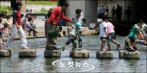 돌 다리도 손을 잡고 건너자(?)