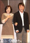 김은숙 작가, 팔짱 낀거 남편이 몰라야 하는데