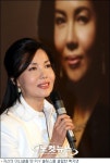 백지연, '대표이사'로 변신
