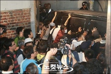 가자 청와대로~