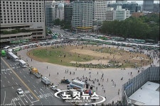 원천봉쇄된 서울 시청 앞 광장