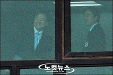 웃음 짓는 홍만표 대검 수사기획관