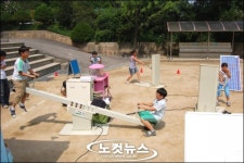 태양광발전기 찾아 3만리···교실 외면하는 녹색성장