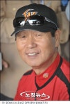 김성근 바람에 비룡이 날아야지 왜 곰이 날까