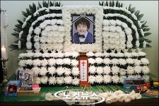 영정사진 속 환하게 웃고 있는 이광기 아들 석규 군