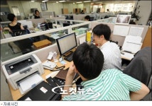 세탁물 수거서 자녀 돌보기까지…상사에 시달리는 부하직원