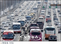부산방향 오산남사4(LCS) | 고속道 지정체 구간 늘어…오후 3시~8시 정점