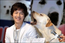 달이 멍멍멍 소리에 송중기 활짝