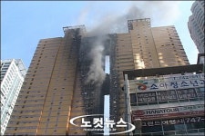 [부산 화재현장] 초고층 빌딩 불길 잡기 안간힘…구조단계 돌입