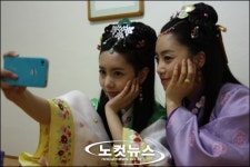 [노컷포토] 티아라 은정·큐리, 백제 공주로 변신
