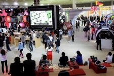 화려한 막 올린 월드 IT쇼