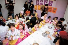 시설 방문부터 안마·의료봉사까지…희망 전하는 아름다운 손길