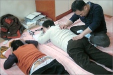 시설 방문부터 안마·의료봉사까지…희망 전하는 아름다운 손길