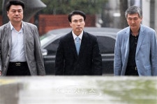 ‘저축銀 비리’의혹 김해수 전 비서관 소환