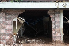 뻥 뚫린 민박집