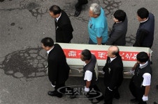 어머니 가시는 길..