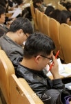 역사 교과서 쓰기 어렵네