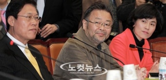 미소짓는 조동원 홍보본부장