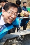 박원순 시장 아리수 맛 좋네!