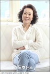 돈의 맛 윤여정 김강우와의 베드신에 불편해 한다면 성공