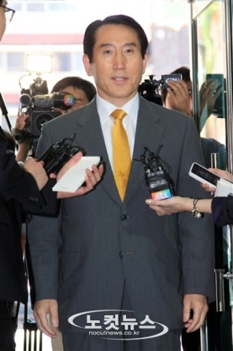 조지호 경찰청장, 여인형 방첩사령관과의 통화 내용 논란…국회 출입통제 요청에도 경찰력 투입